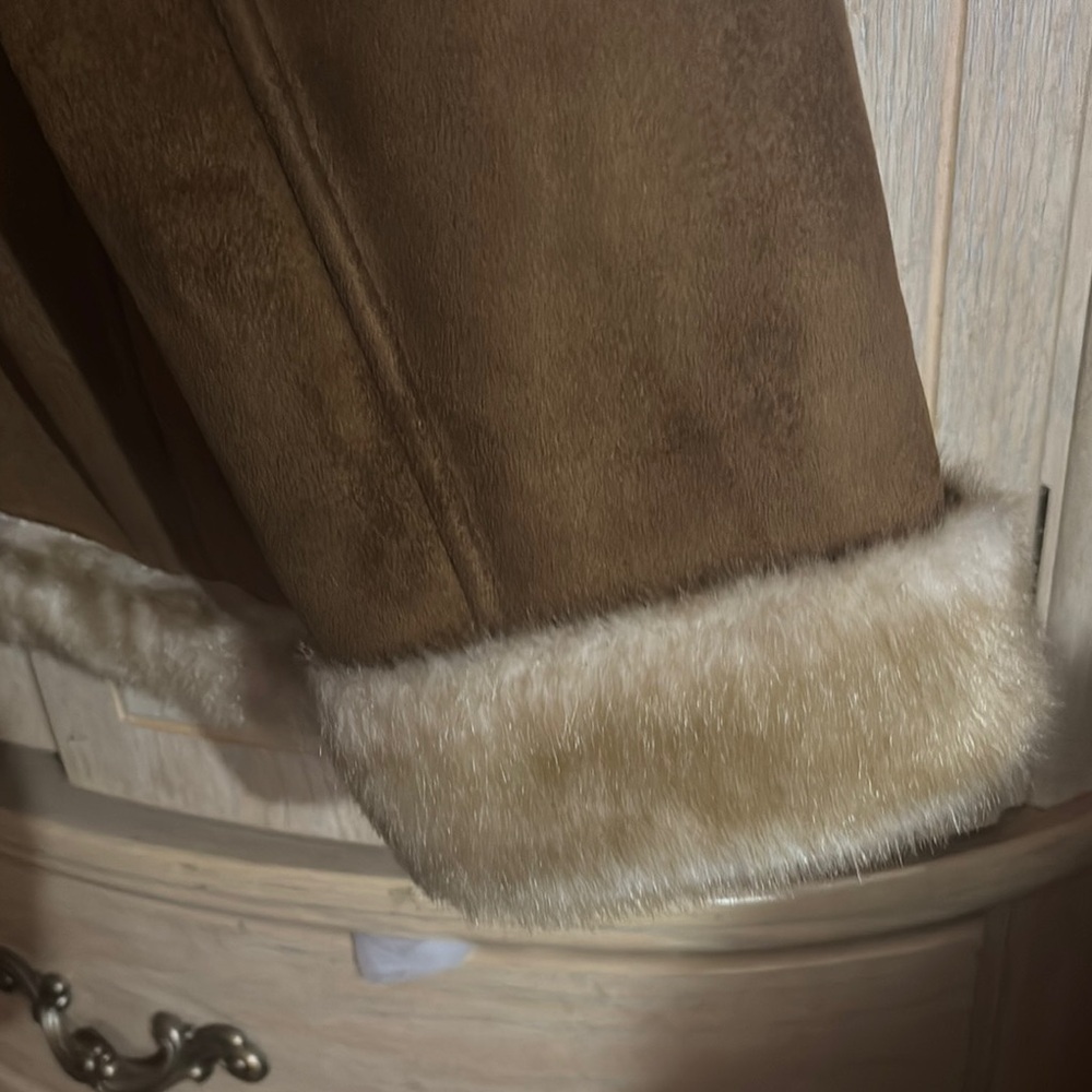 White Stag Brown Faux Fur Trimmed Jacket - Picture 12 of 16